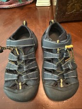 KEEN Dark Blue Sandals Big Kids Size 1 Boys and Girls Shoes