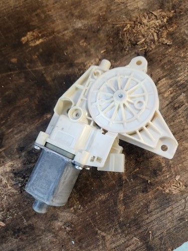 Mercedes W212 W204 X204 Fensterheber Motor vorne links A2048200142
