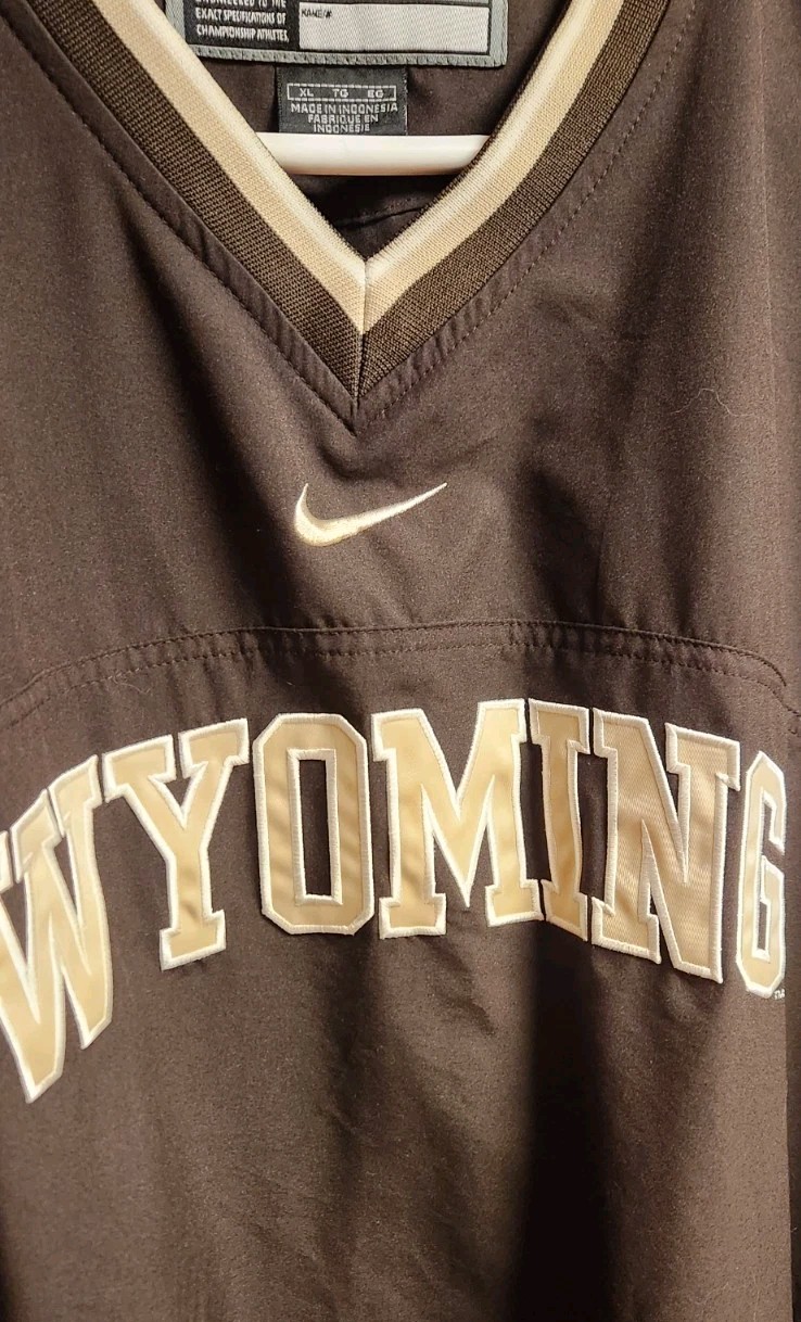SACAI X NIKE NIKE Team Wyoming Cowboys Giacca Uomo XL Giacca a Vento Pullover Centro Swoosh Vintage