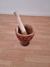 B&eacute;rard M&ouml;rser mit St&ouml;&szlig;el, ca. 14-15 cm rund, Olivenholz (44,59&euro;/1Stk)