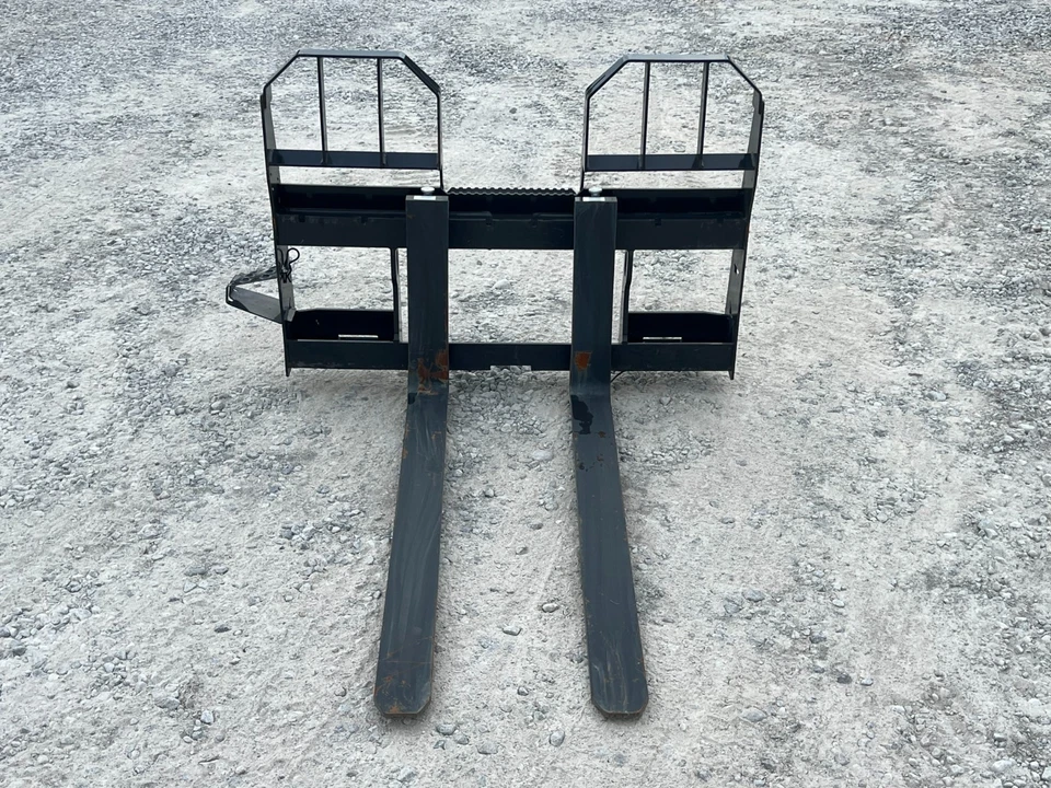 Accesorio para minicargadora cargadora de horquilla de paletas de trabajo pesado Bobcat de 48" de largo 4.000 lb Foto 2 de 4