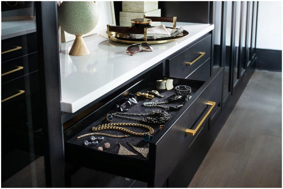 Armario clásico Rev-A-Shelf CVJD-3014UM-1 30" W forrado en terciopelo - negro Foto 3 de 4