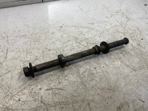 Yamaha FZS 600 FAZER 99 01 02 5DM Hinterradspindelachsbolzen mit gebrauchten Distanzstücken