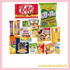 Assortiment de confiseries populaires avec département Karl Araku -département