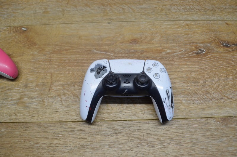 Sony PlayStation 5 White Dual-Sense Wireless Controller  PARTS OR REPAIR