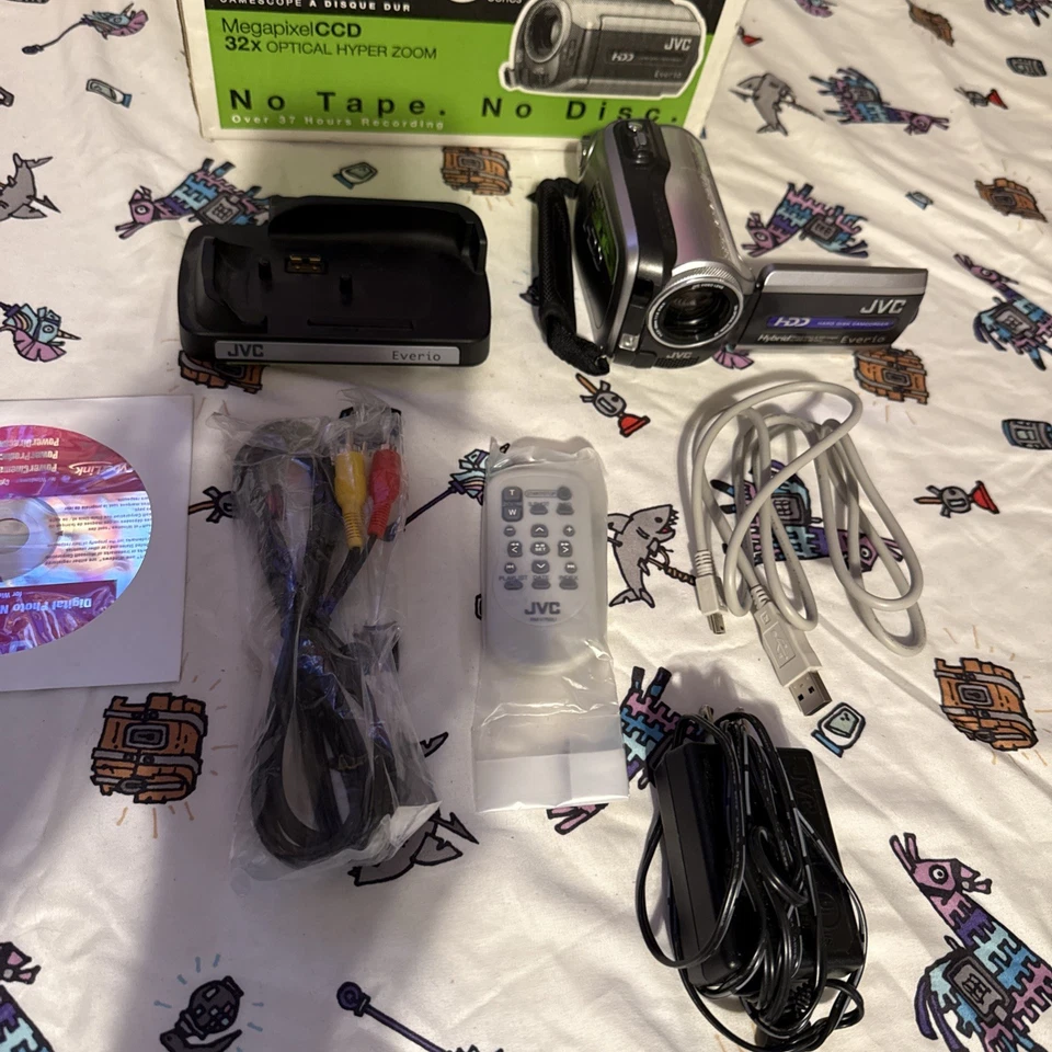 JVC Everio G Series Gz-MG155 Megapixel CCD 32x HDD Camcorder preowned  - Image 4 of 4