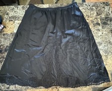 VINTAGE MEL LIN HALF SLIP WITH LACE  SLIT.  MEDIUM. BLACK