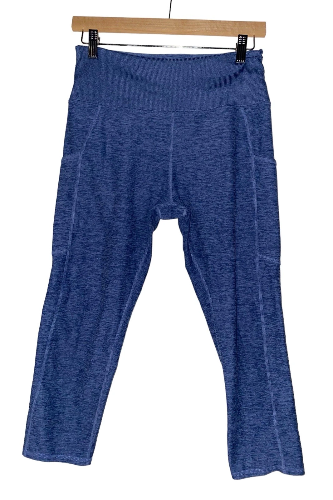 Kirkland Signature Crop Leggings Women L Outdoor Trail Hiking Walking
Opens in a new window or tab
