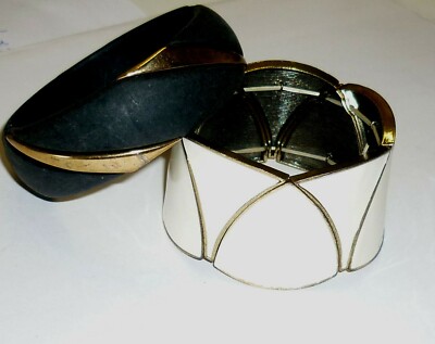 2  Vintage Armbänder Statement