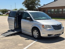 2010 Chrysler Town & Country TOURING BRAUNABILITY POWER RAMP HAND CONTROLS