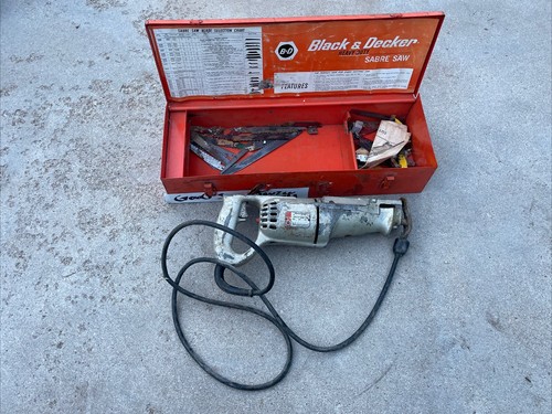 Used: Black & Decker 3102, 2-Speed Heavy Duty Saber/Reciprocating Saw w/ Case.