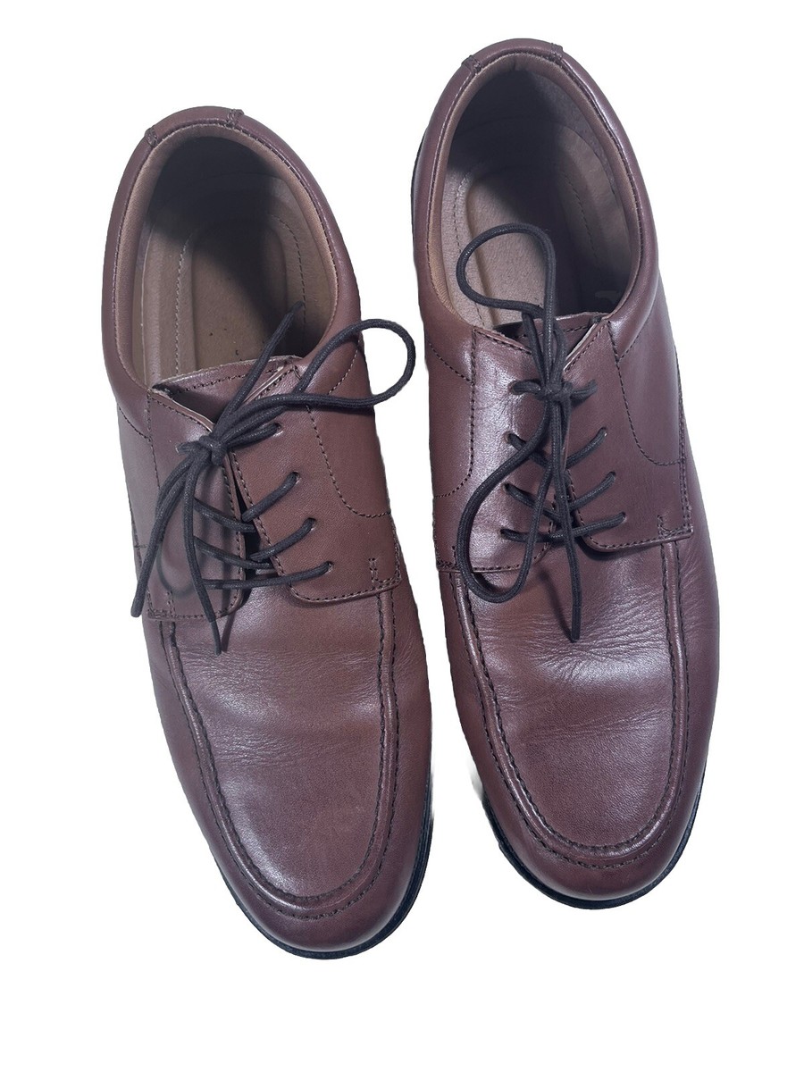 G H Bass & Co Men display picture 1