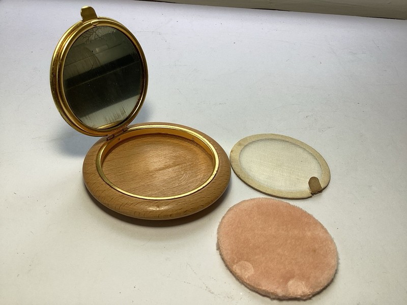 Vintage Woman’s Wood Compact Powder Screen & Puff Unused 