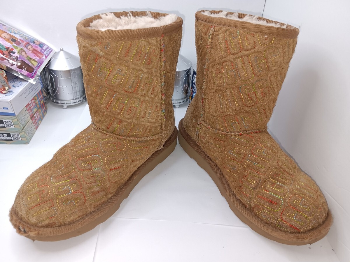 UGG Kids' Classic II Graphic Stitch Short Boot size Used