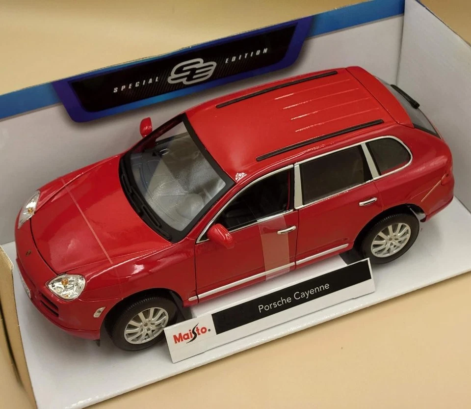 Modellino auto Maisto 1/18 Porsche Cayenne rosso pressofuso nuovo - Immagine 2 di 4