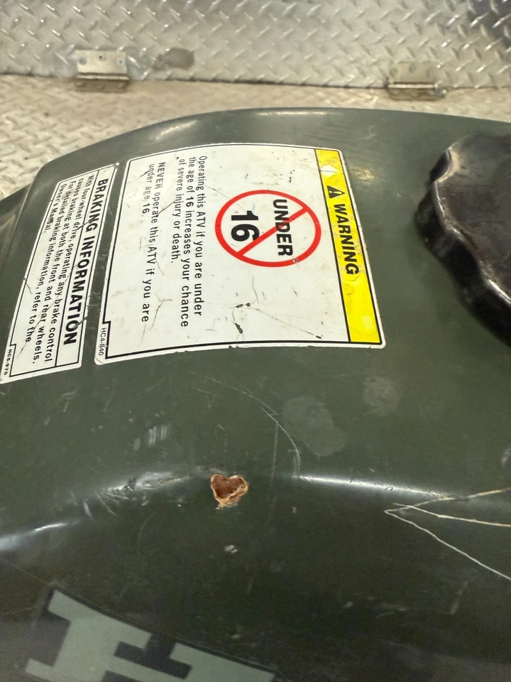 Honda Fourtrax 300 1999 4x4 TRX300FW tapa del tanque de combustible Petcock interior ¡como nuevo aspecto! Foto 3 de 4