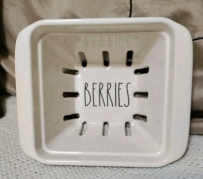 Nice White Rae Dunn Berries Basket / Strainer Artisan Collection By Magenta 