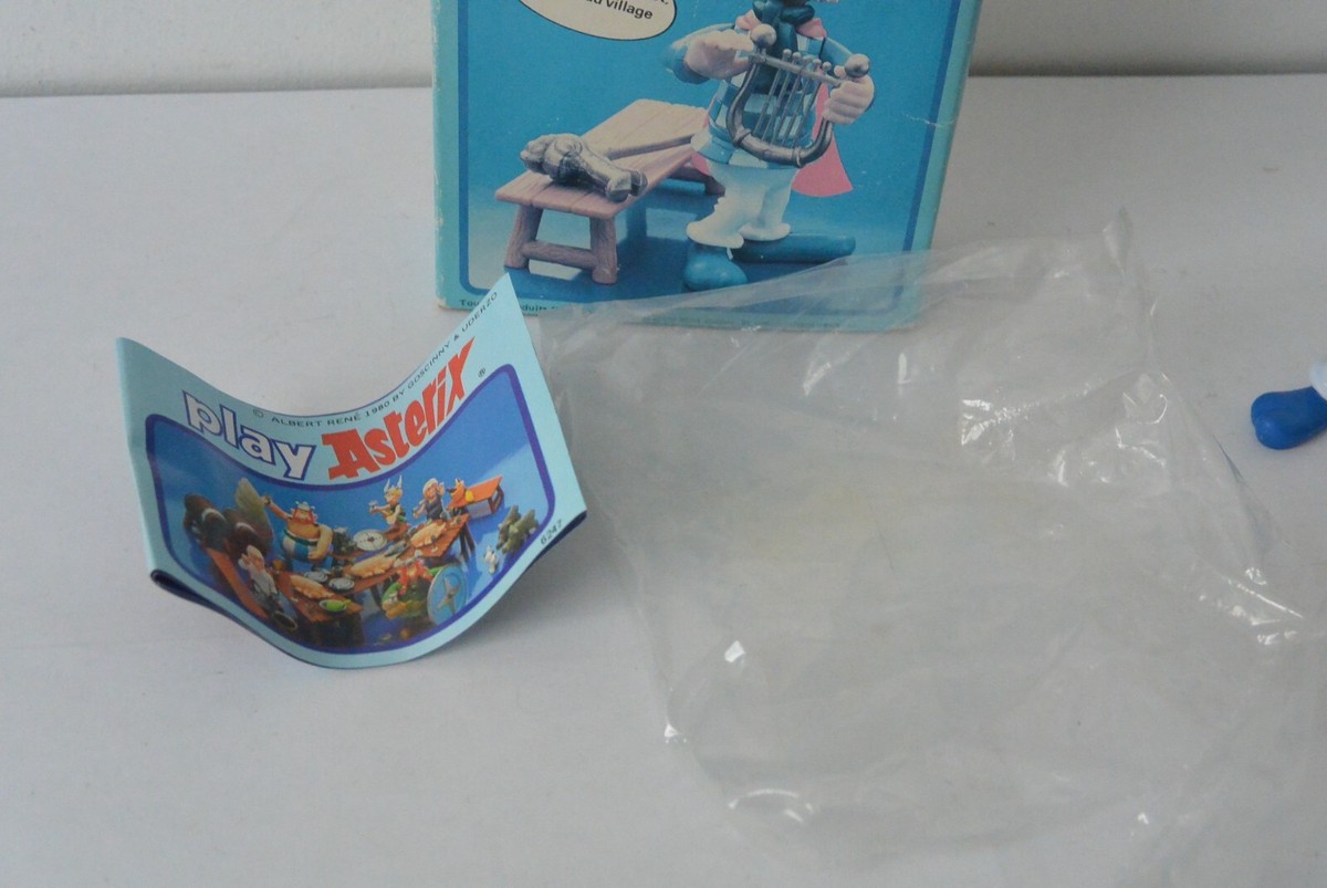 Figurine Play Asterix - Assurancetourix Le Barde - Ceji Italie (ref.6205) - NEUVE