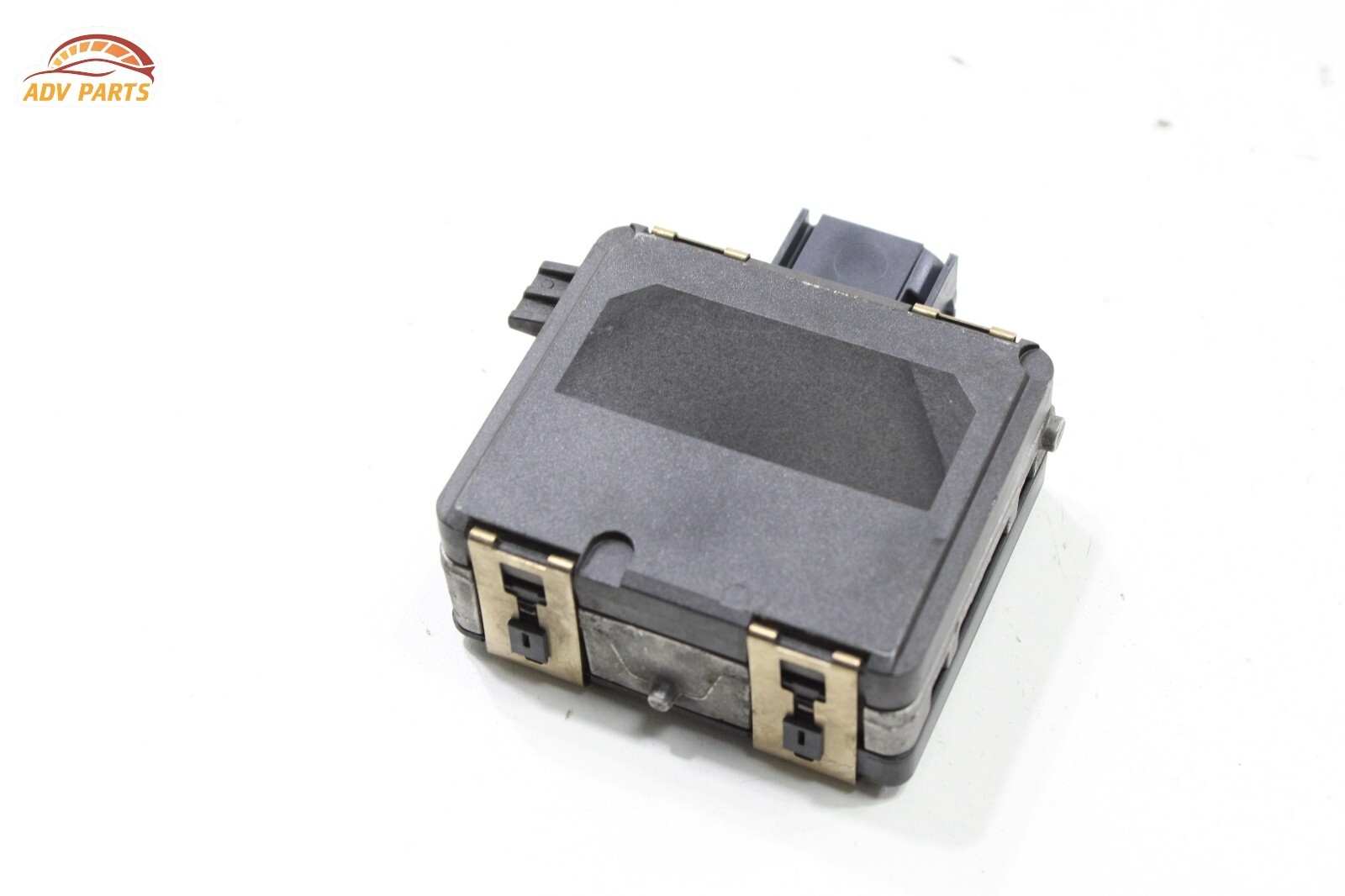 2017 - 2020 BENTLEY BENTAYGA REAR RIGHT SIDE BLIND SPOT RADAR SENSOR MODULE OEM