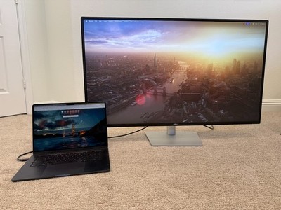 Dell UltraSharp 43'' 4K USB-C Hub Monitor (U4323QE) Display