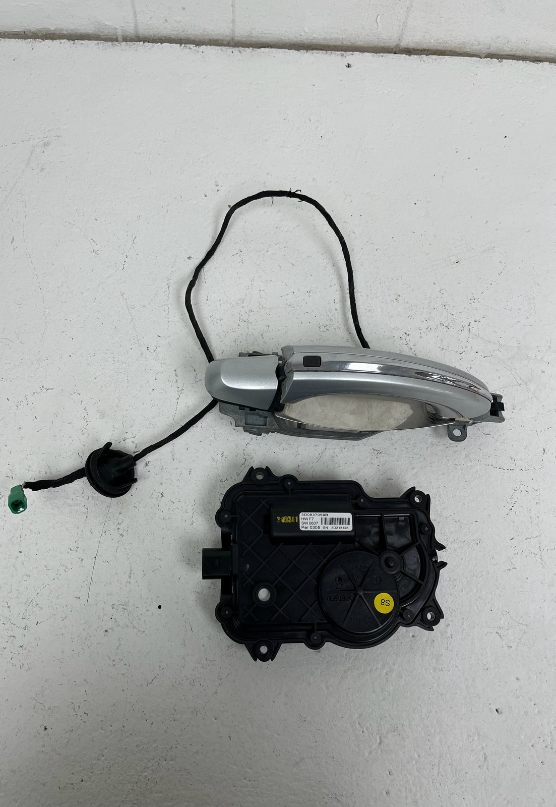 2011-2018 Bentley Continental FRONT RIGHT DOOR HANDLE LOCK LATCH & ACTUATOR SET
