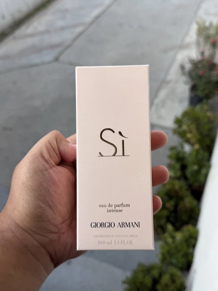 Giorgio Armani Sì Eau de Parfum Intense 100ml | Perfume Elegante y Duradero - Imagem 3 de 4