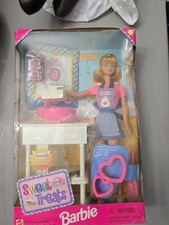 Vintage Sweet Treats Barbie Doll Kitchen Set Mattel Vintage 1998 20780 NEW