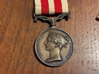 BELLE MEDAILLE CAMPAGNE DES INDES 1857 1858 REINE VICTORIA ATTRIBUEE EN ARGENT