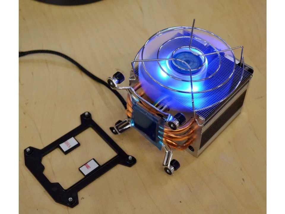 Genuine Intel Extreme Cooling Fan Heat Sink for i5-10600K LGA1200 up to 165W - Image 2 of 4