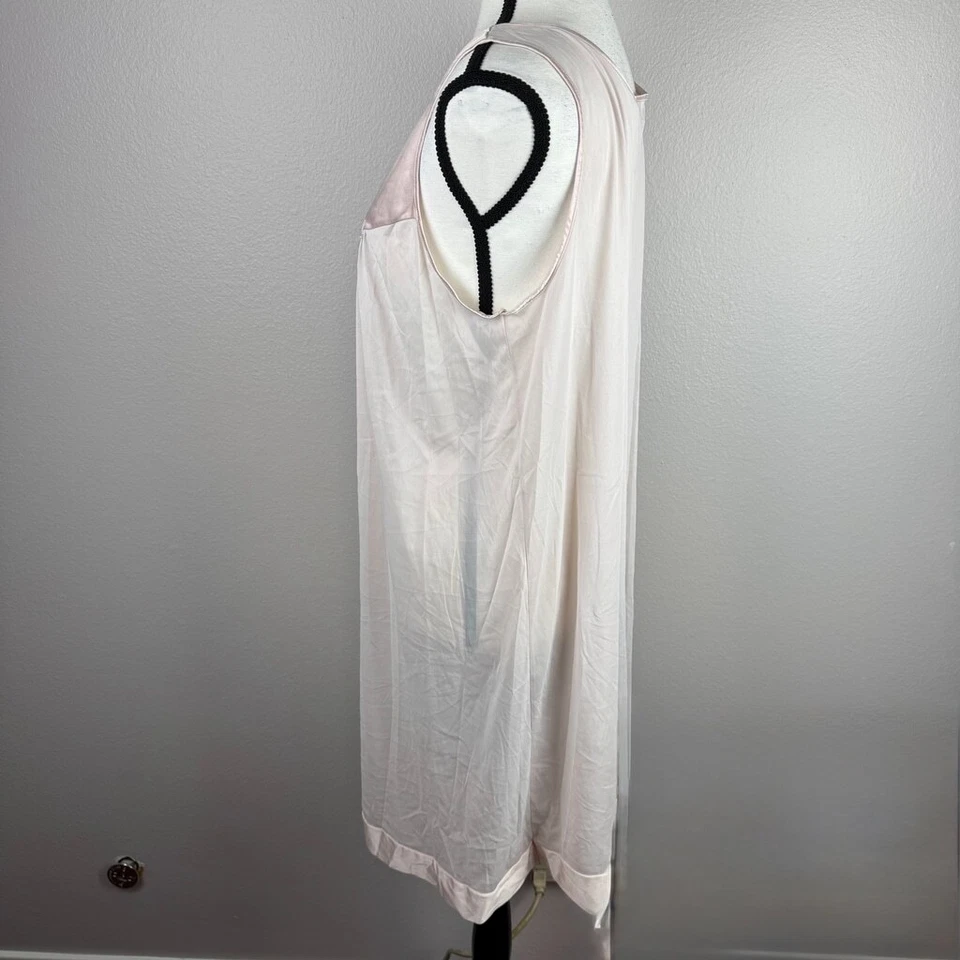 Vanity Fair Vintage Women's Light Pink Nylon Silky Lingerie Nightgown Slip Dress Foto 2 de 4