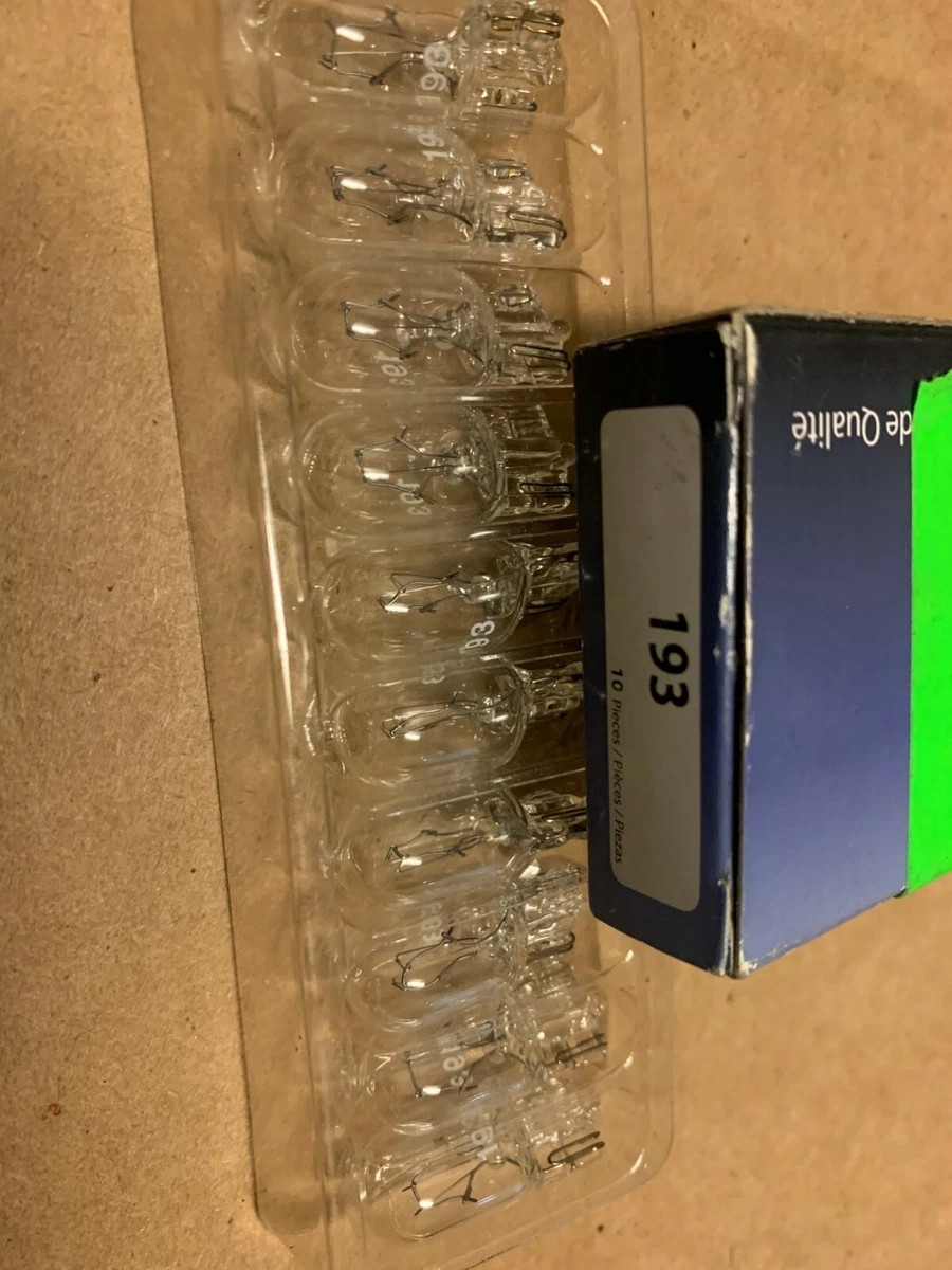 ONE GENUINE EIKO INCANDESCENT AUTOMOTIVE LIGHT BULB 193 BOX OF