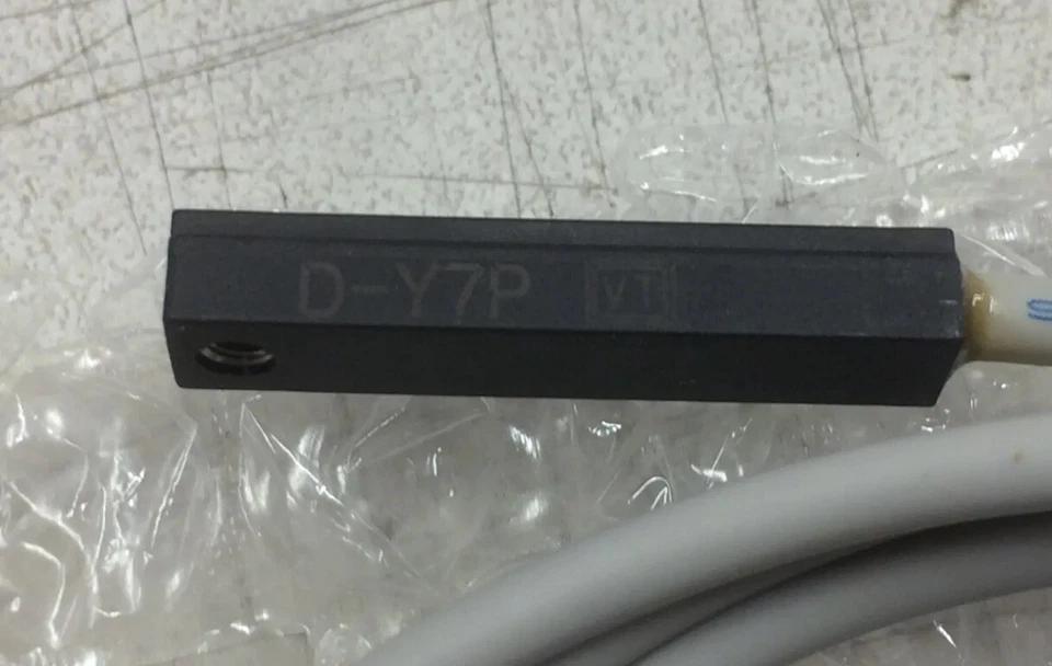 NEW SMC D-Y7P  W/ M8 3 PIN CONNECTOR DY79 3 PIN D Y7P  42" LENGTH PIGTAIL.  K4 - Image 2 of 4