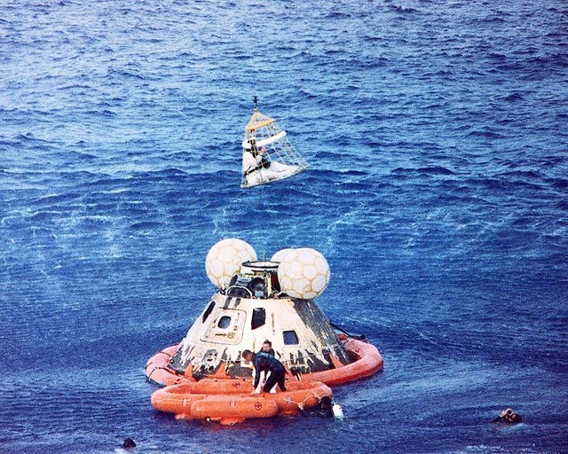 APOLLO 13 RECOVERY ASTRONAUT JOHN SWIGERT 8x10 SILVER HALIDE PHOTO 