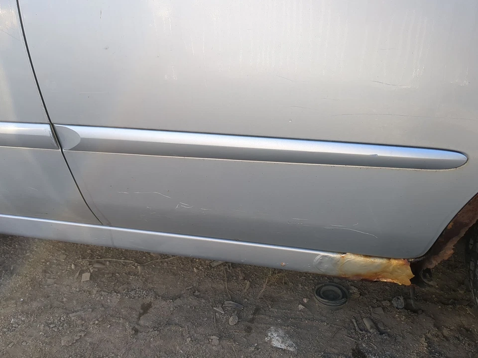 2004-2009 Kia Spectra Driver Rear Door Oem BK9SZ Foto 2 de 3