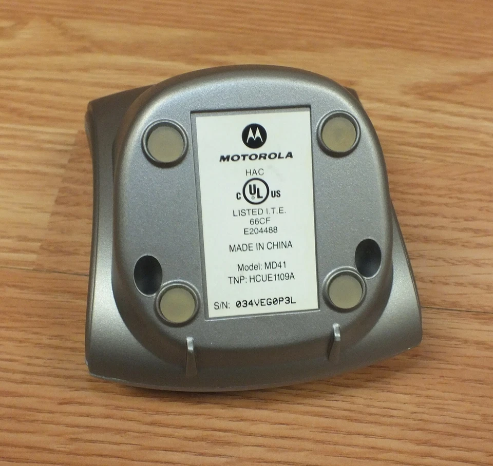 Base de carga de repuesto original Motorola (MD41) solo para teléfono auricular Foto 2 de 4