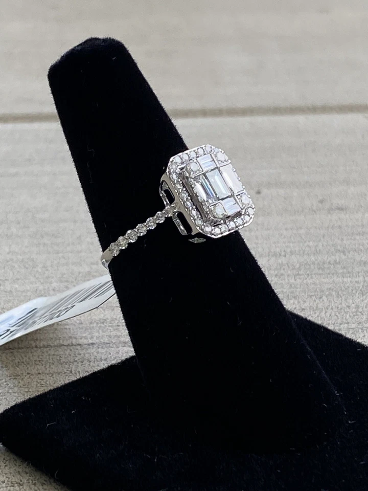 EFFY 1 CT EMERALD ROUND CUT WHITE DIAMOND ENGAGEMENT STATEMENT RING 14KWG/$6905 - Image 3 of 4