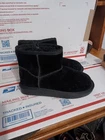 Koolaburra by UGG Mini Boots Girls Sz 12 Black Suede Shearling Lined Zip 1116770