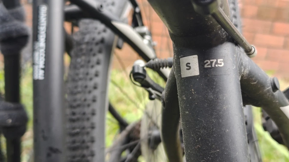 Giant ATX Men’s Mountain Bike 27.5 - S Small - $299 Each - image 3 of 4