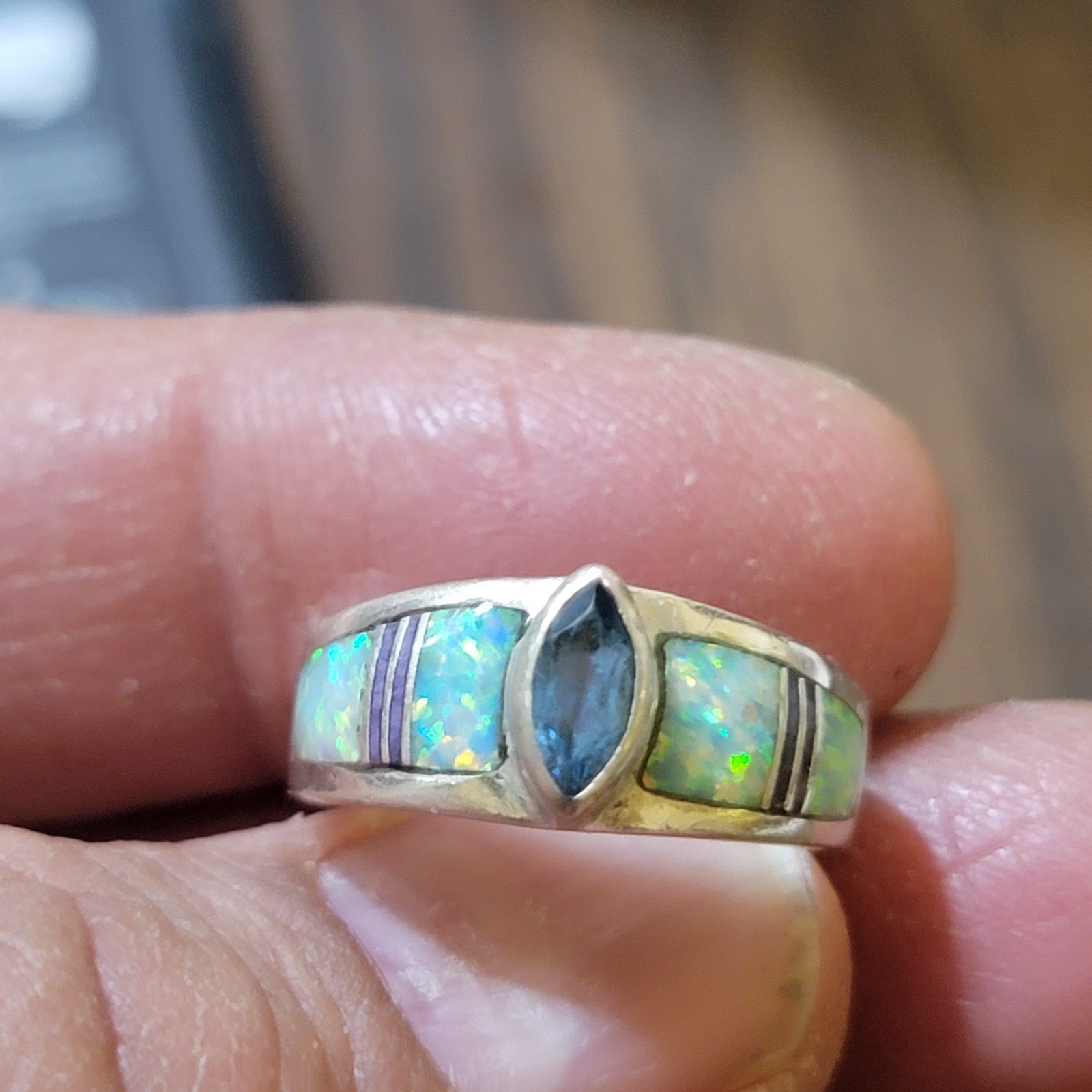 Rare sterling silver ring featuring opal inlay an… - image 1