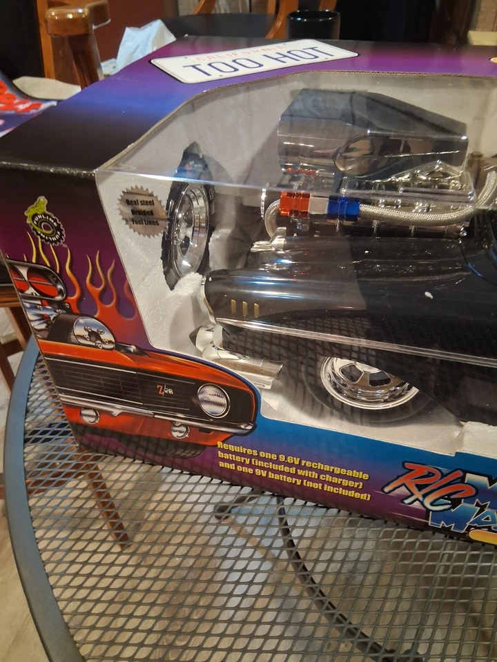 Muscle Machines #61204 '57 CHEVY BEL AIR 1 18 Black 2002  1:8 Brand New - Image 4 of 4