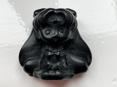 Seltene schwarze Obsidian geschnitzte Matrose Mond Figur 4 cm groß