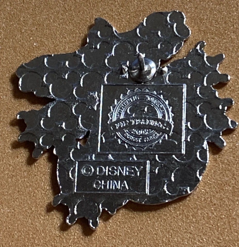 DISNEY 2008 DELUXE RED LANYARD STARTER SET STITCH CRAWLING RED IN SPACESUIT PIN - Image 2 of 2