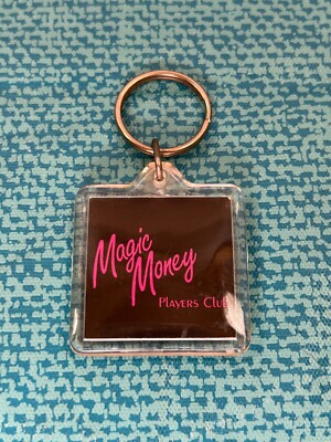 VTG CASINO MAGIC PLAYERS CLUB BLACK PINK ACRYLIC KEY RING KEY CHAIN FOB