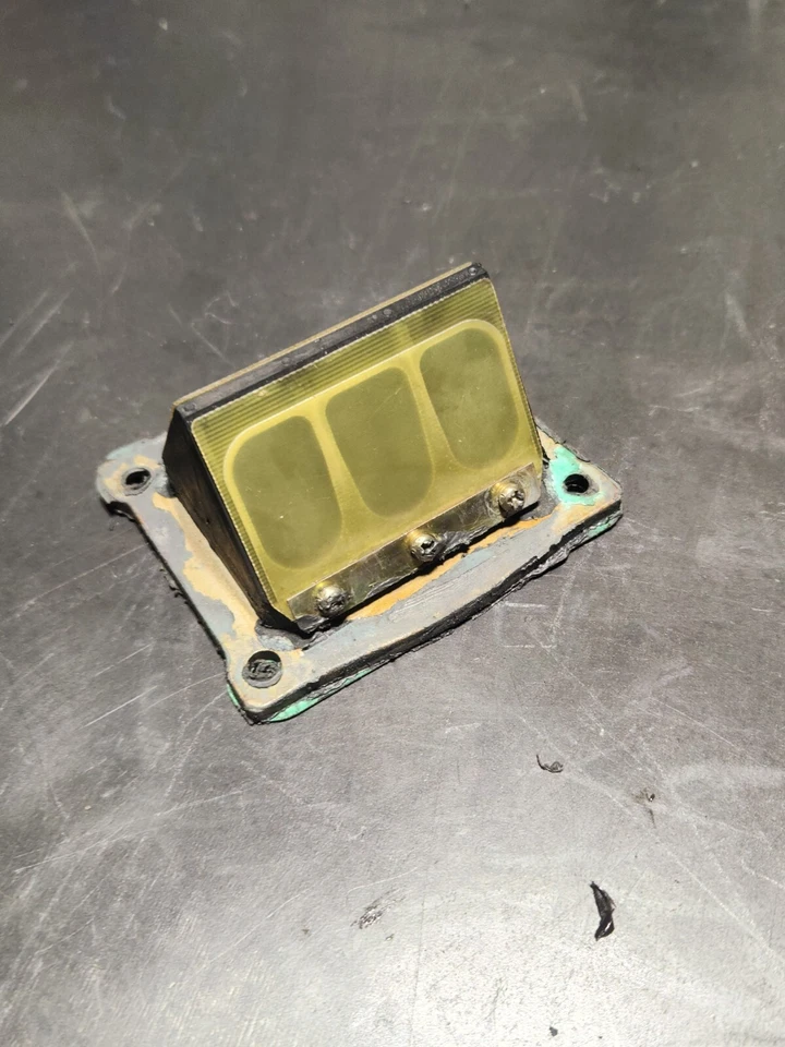 Yamaha IT200 IT 200 1984 1985 motor admisión de aire lengüetas jaula 43G-13610-00-00 Foto 3 de 4