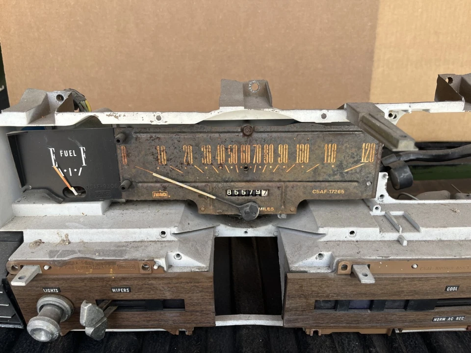 Ford Galaxie 500 medidores 1966 Foto 2 de 4