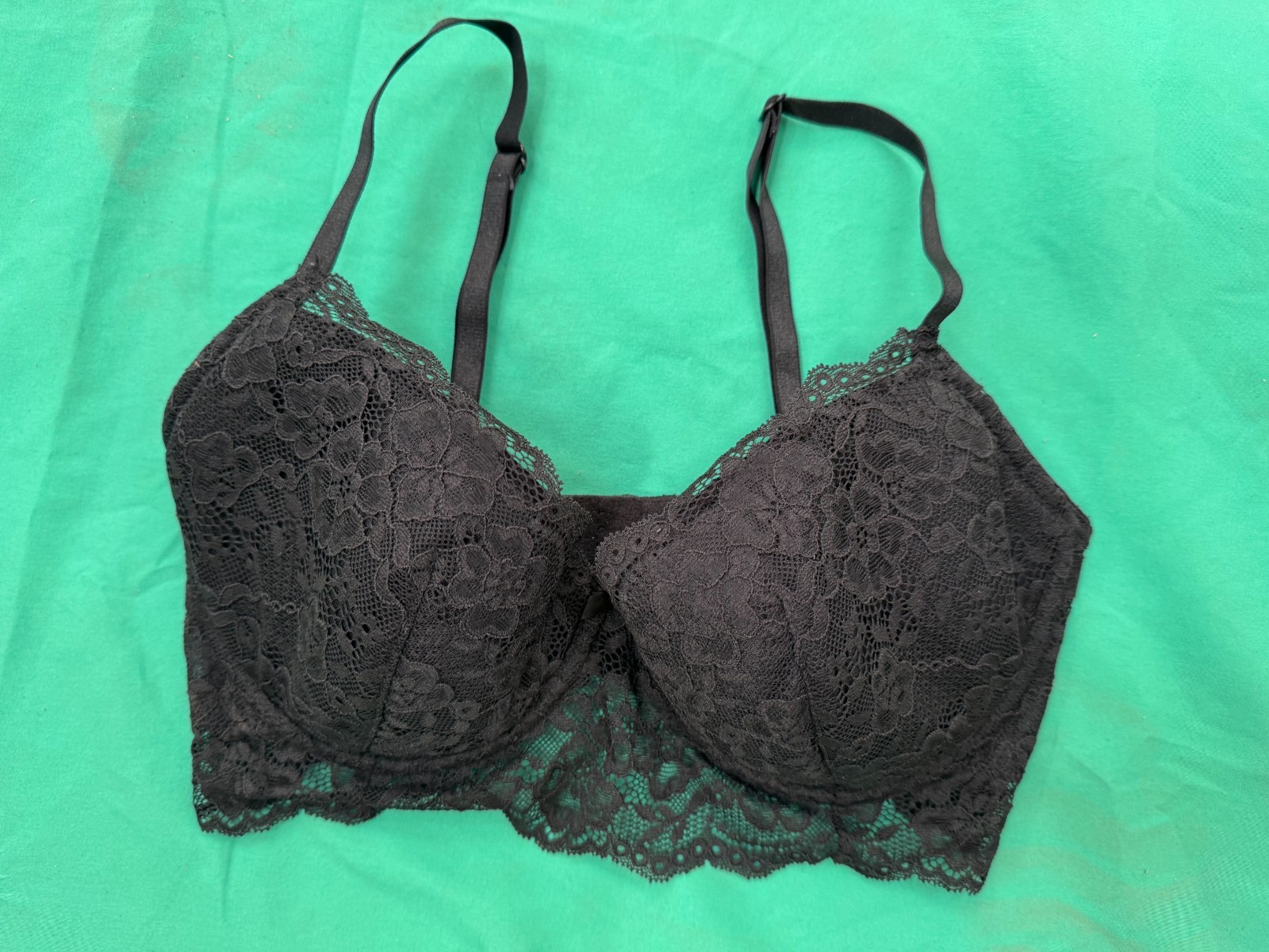 H&M Women’s Black Lace Bra 34D Underwired Lightly Padded Adjustable Straps image 3