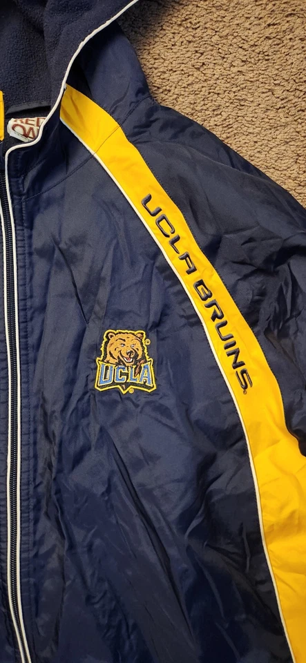 Chaqueta con Capucha Para Hombre De Colección UCLA Bruins Azul Marino y Dorado Cremallera Completa Etiqueta Roble Rojo Talla L Foto 4 de 4