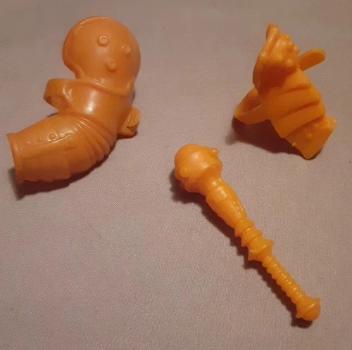 Vintage MOTU 1981 He-Man MAN-AT-ARMS Armor Leg Arm Parts & Weapon *Damage*