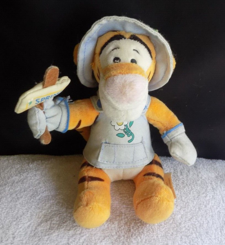 TIGGER THE GARDENER WITH SPRING SIGN PLUSH