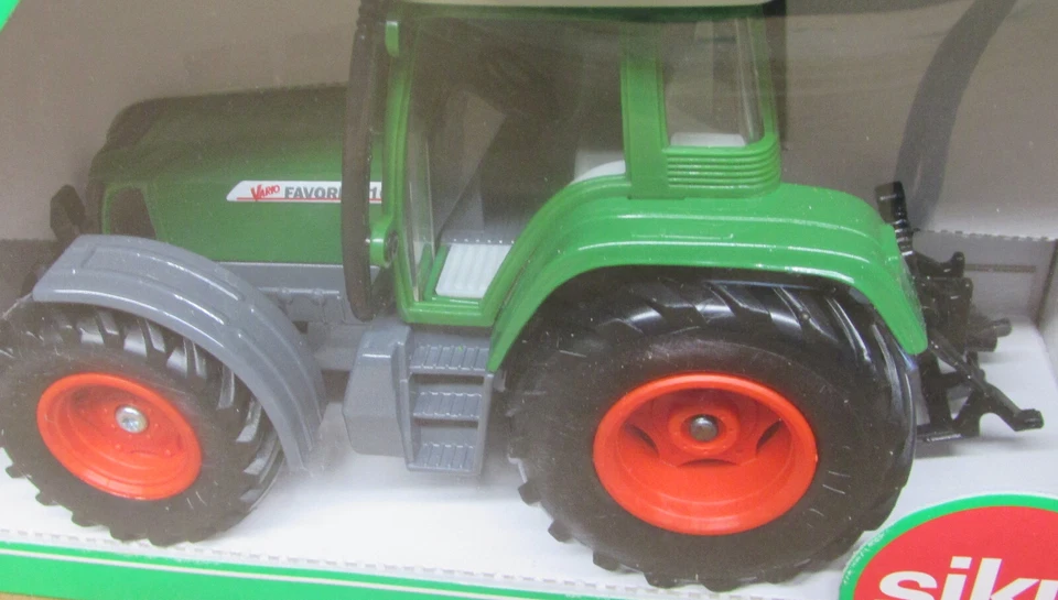 Siku Fendt Vario Favorit 716 Tractor New 1/32 Scale - Image 2 of 4
